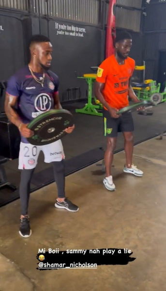 Шамар Николсон тренировался с партнёром по сборной Ямайки в футболке «Урала»