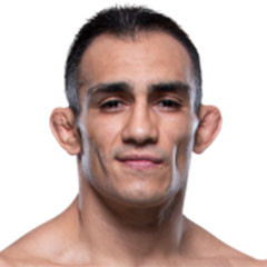 Тони Фергюсон проиграл Нейту Диазу удушающим приёмом в четвёртом раунде