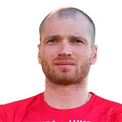 Александр Большунов одержал уверенную победу в «разделке» на этапе КР в Сыктывкаре